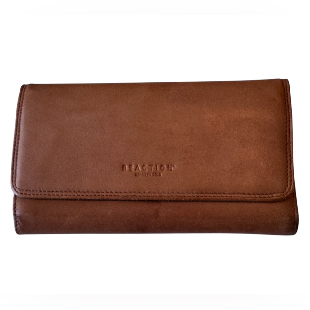 Reaction Kenneth Cole Tan Supple Leather Wallet with Embossed Logo MINTY